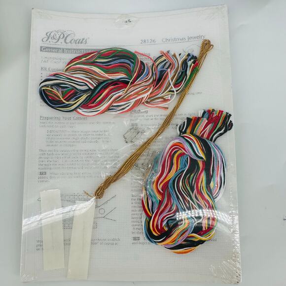 Christmas Jewelry Plastic Canvas Ensemble Kit #28126 J&P Coats 1998 SEALED NEW - Picture 10 of 10